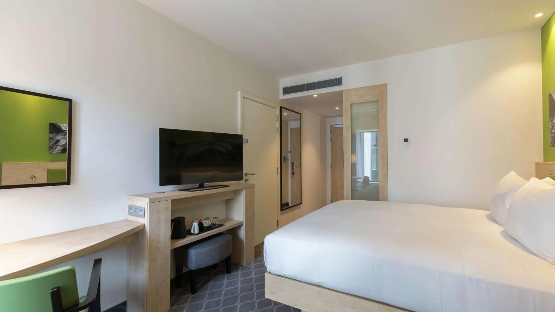 Hampton By Hilton Antwerp Central Station 3*,  Belgium
